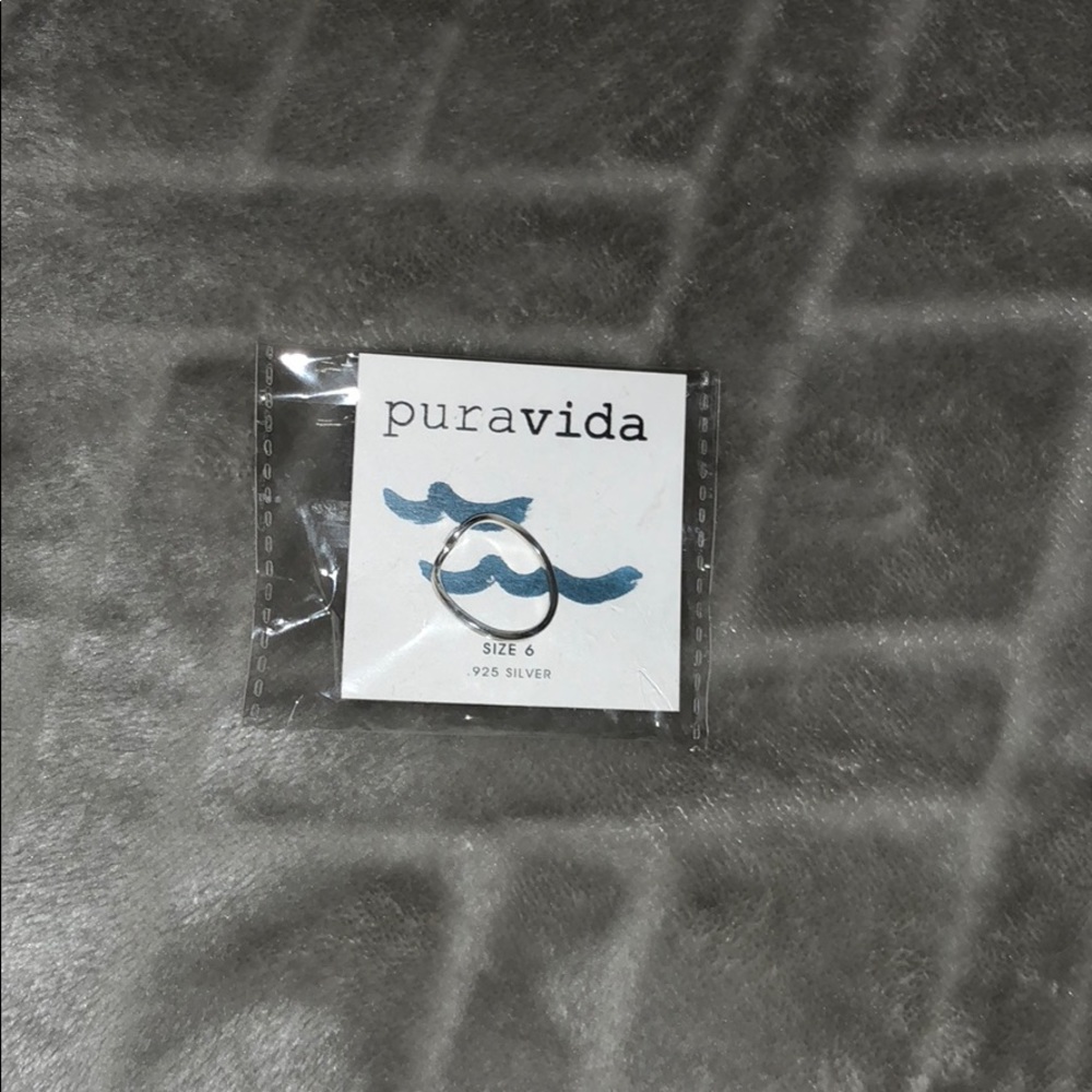 Puravida silver wave ring